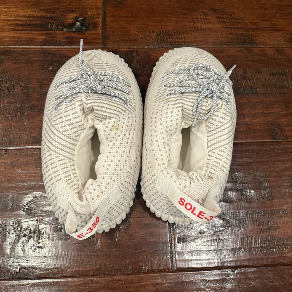 Yeezy large slippers